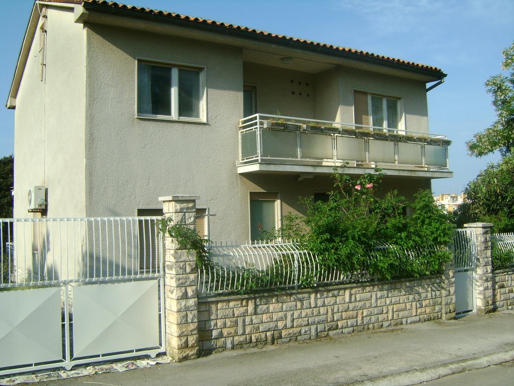 Apartment For Holidays In Πούλα Εξωτερικό φωτογραφία