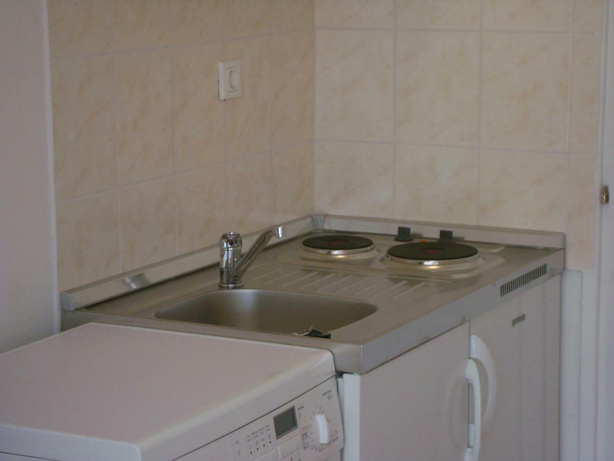 Apartment For Holidays In Πούλα Δωμάτιο φωτογραφία